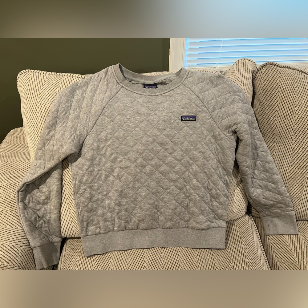 Women’s Patagonia Quilted Pullover size small heathered grey